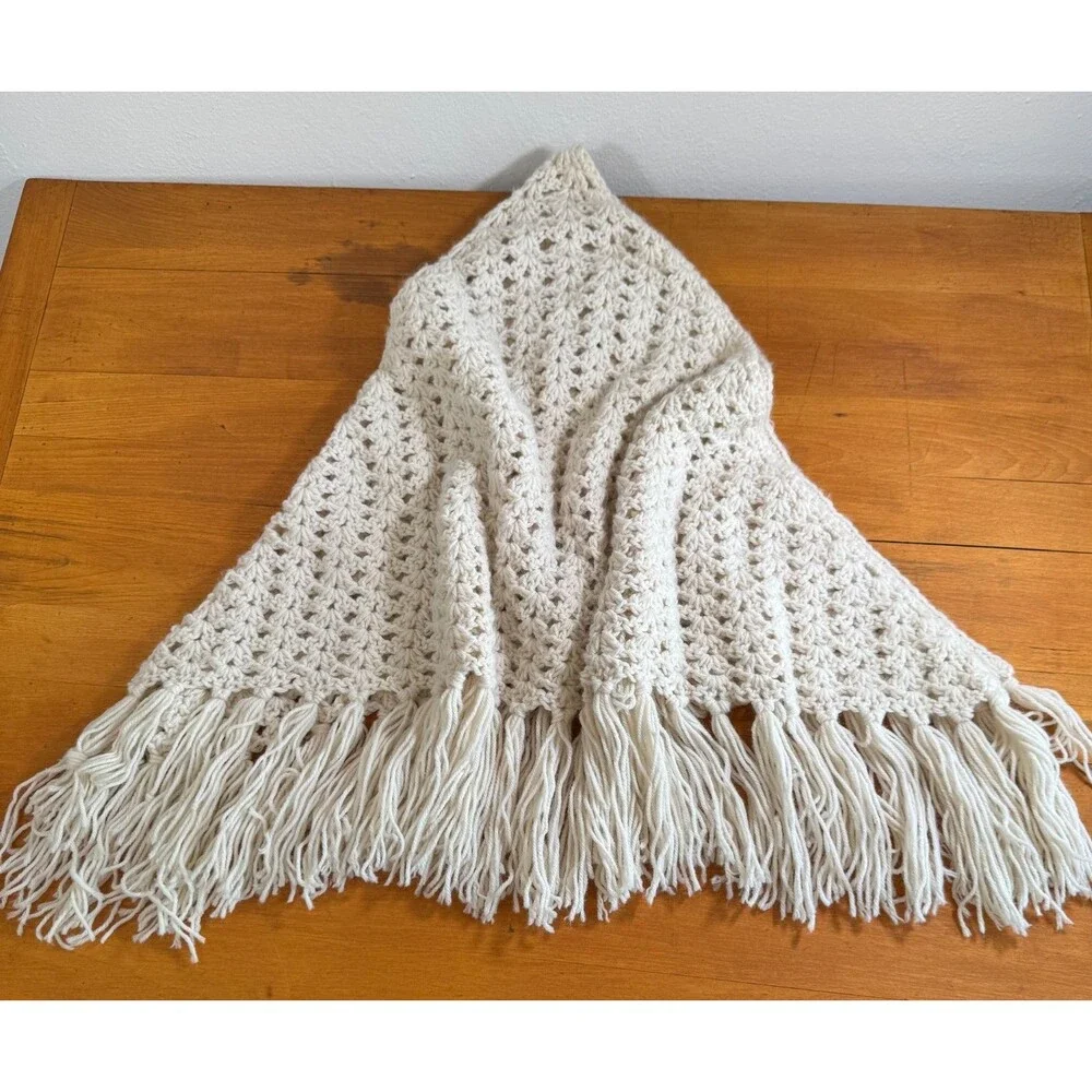 Handmade Ivory Crochet Fringe Shawl Wrap Grannycore Stevie Nicks Cottagecore - Picture 9 of 14